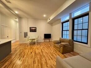 241 PALISADE Ave-Unit -2 in Jersey City, NJ - Foto de edificio - Building Photo