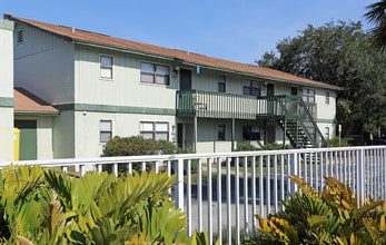 The Pines Apartments in Palm Bay, FL - Building Photo - Building Photo