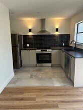 2101 Mistletoe Ave in Fort Worth, TX - Foto de edificio - Building Photo