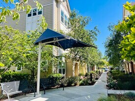 918 Arietta Dr in Mountain View, CA - Building Photo