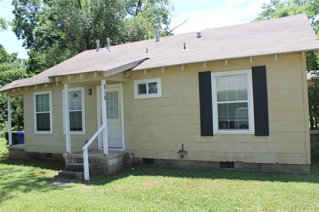 property at 516 E Eufaula St