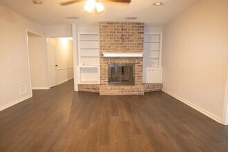 5108 Twin Oaks St in Orange, TX - Building Photo - Building Photo