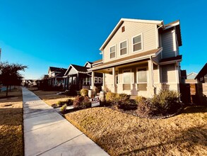 5920 Corrine Ln in Austin, TX - Building Photo - Building Photo