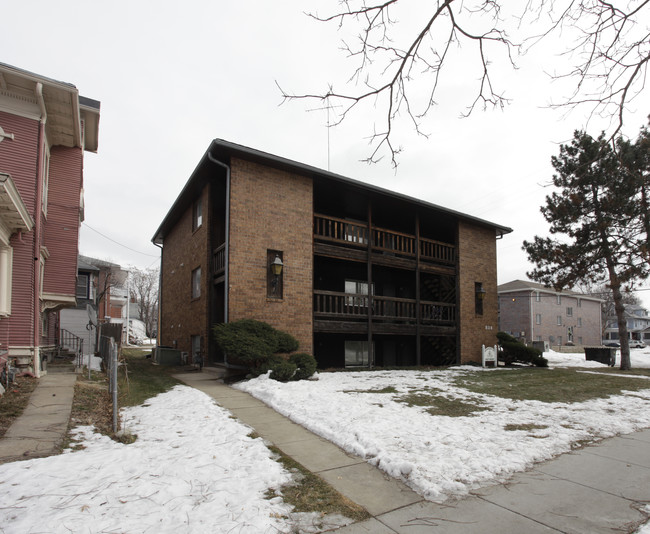 814 S 18th St in Lincoln, NE - Foto de edificio - Building Photo