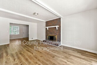 208 S Rockborough Ct in Stone Mountain, GA - Building Photo - Building Photo