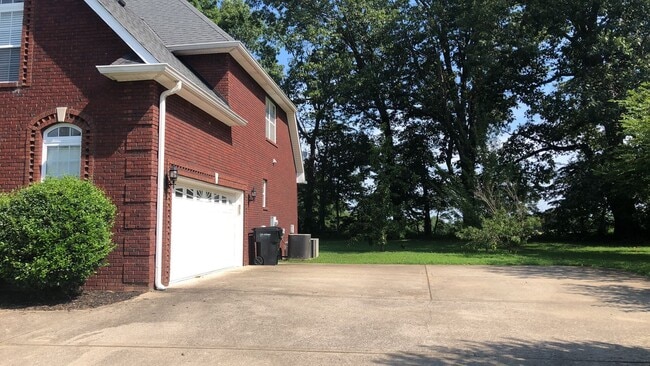 1224 Voyage Ct in Adams, TN - Building Photo - Building Photo