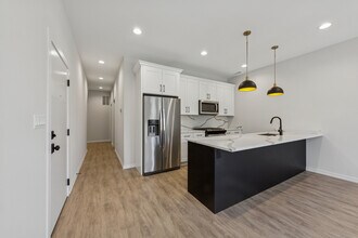 4904 S St Lawrence Ave in Chicago, IL - Building Photo - Building Photo