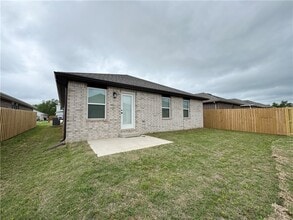 681 Kendra St in Prairie Grove, AR - Building Photo - Building Photo