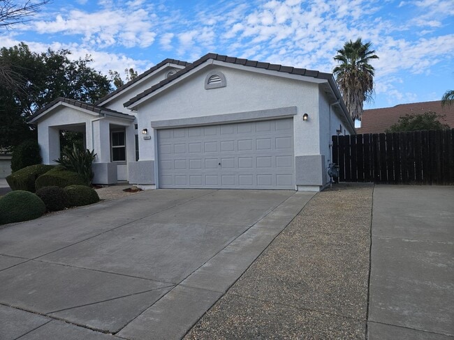 3201 Dauphine St in Modesto, CA - Building Photo - Building Photo