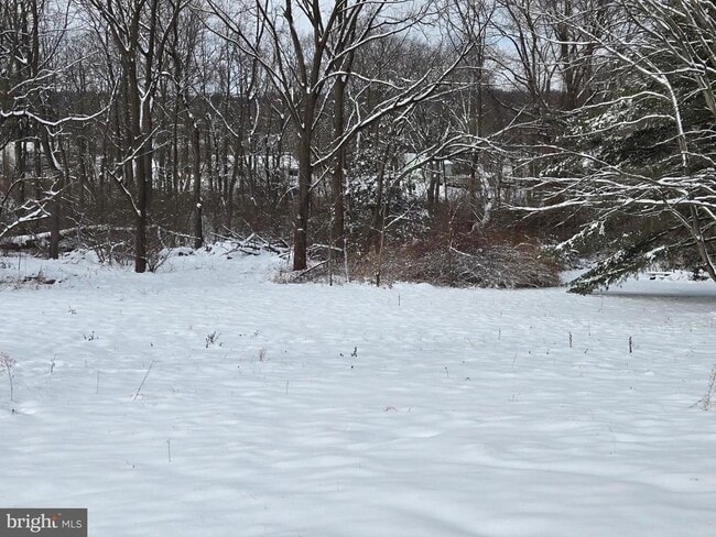 128 Valley Green Dr in Coatesville, PA - Building Photo - Building Photo