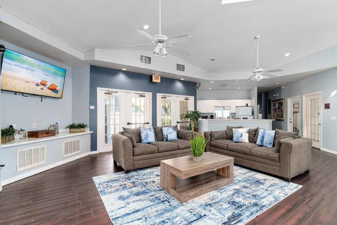 Tierra Vista RFK LLC in Kissimmee, FL - Building Photo