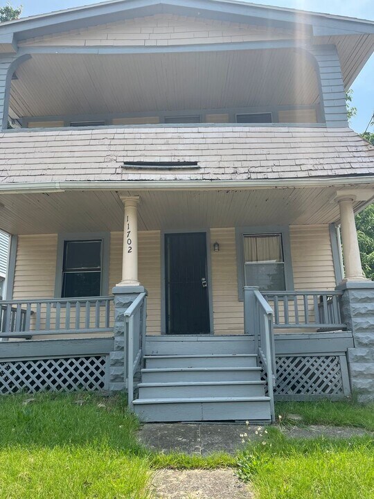 11702 Honeydale Ave in Cleveland, OH - Building Photo