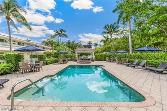 980 7th Ave S in Naples, FL - Building Photo - Building Photo
