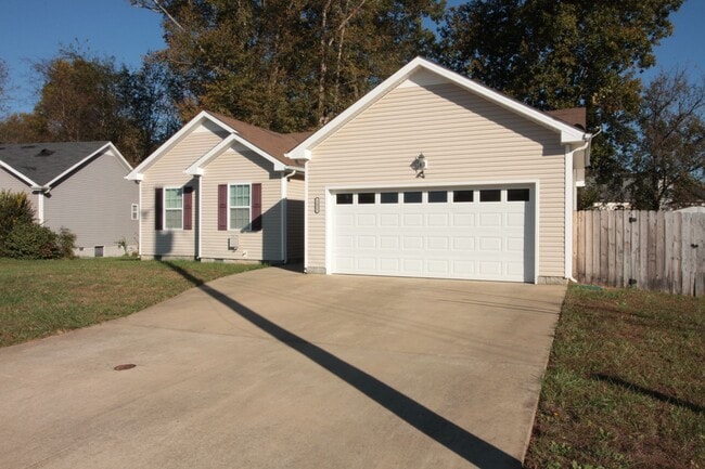 1515 Reasons Drive in Clarksville, TN - Building Photo - Building Photo