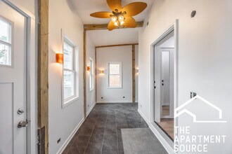 2202 W Erie St, Unit 2F in Chicago, IL - Building Photo - Building Photo