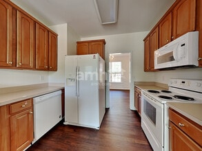 341 Surrywood Dr in Greenville, SC - Foto de edificio - Building Photo