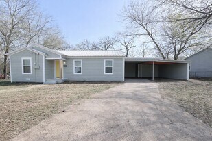 414 12th St SE in Paris, TX - Building Photo