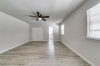 1815 Greendale Dr in Dallas, TX - Building Photo - Building Photo