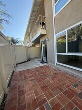 1214 Rutland Rd, Unit 1 in Newport Beach, CA - Foto de edificio - Building Photo
