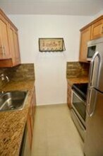 2000 NE 51st Ct, Unit 103 in Fort Lauderdale, FL - Foto de edificio - Building Photo