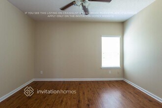 7062 Cavender Dr SW in Atlanta, GA - Foto de edificio - Building Photo