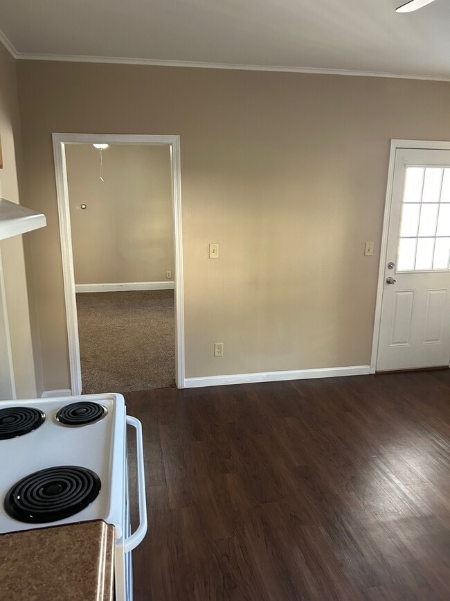 918 Marshall St, Unit 918.5