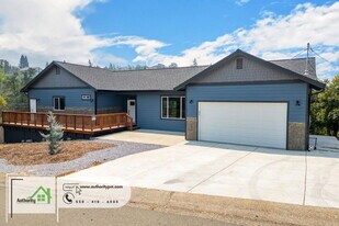 1140 Redbud Dr in Redding, CA - Building Photo