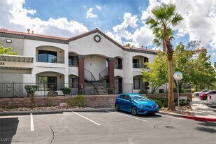 950 Seven Hills Dr, Unit 727 in Henderson, NV - Building Photo