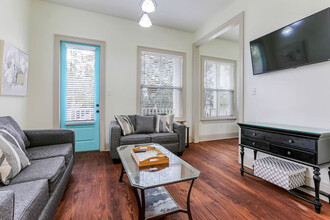 2213 Louisiana Ave in New Orleans, LA - Building Photo - Building Photo