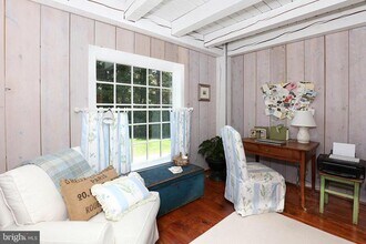 375 Pineville Rd in Newtown, PA - Building Photo - Building Photo