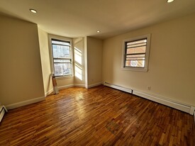 305 Princeton St, Unit #1 in Boston, MA - Building Photo