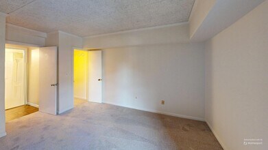 55 Broadlawn Park in Boston College, MA - Foto de edificio - Building Photo