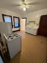 2252 S 7th St-Unit -Upper Rear in Milwaukee, WI - Building Photo - Building Photo