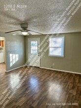 1208 E Allen Ave in Tonkawa, OK - Building Photo - Building Photo