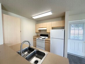 6244 W Corsair Ln in Boise, ID - Building Photo - Building Photo