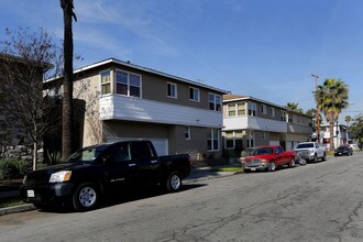 Cedar North Apartments in Long Beach, CA - Building Photo - Building Photo