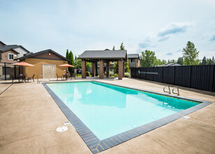 Bella on Canyon in Puyallup, WA - Foto de edificio - Building Photo