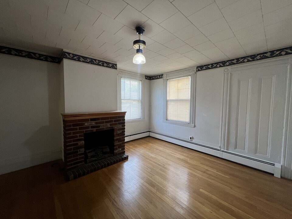 74 Otis St, Unit 2 in Cambridge, MA - Building Photo