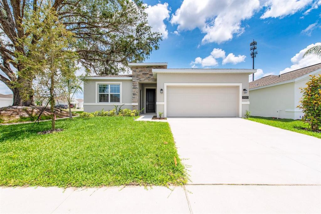 1480 Peach Crk Dr in Osteen, FL - Building Photo