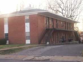 Wellington Apartments in Memphis, TN - Building Photo - Building Photo