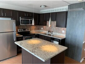 2728 N Hampden Ct, Unit 1604 in Chicago, IL - Building Photo