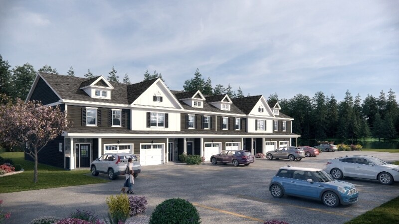 8 Edgewater Cir in Berlin, CT - Building Photo