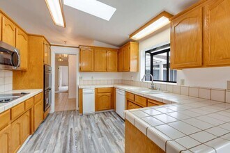 431 Paul Dr in Hollister, CA - Foto de edificio - Building Photo