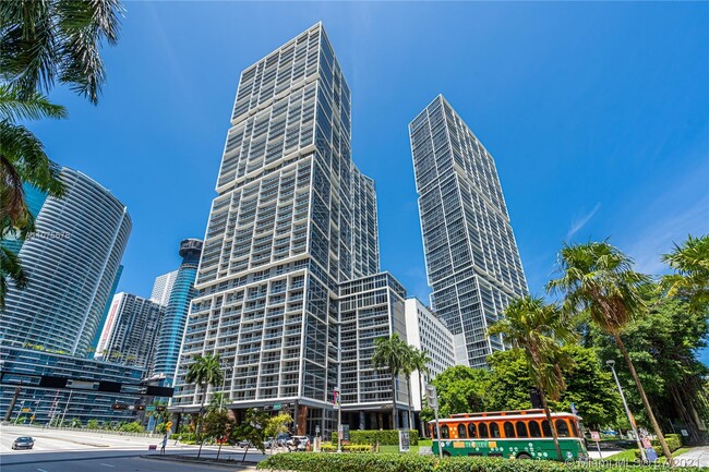 475 Brickell Ave, Unit 4813 in Miami, FL - Building Photo - Building Photo