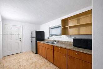 18010 NW 8th Pl in Miami, FL - Building Photo - Building Photo