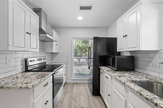 2901 Woodhaven in Carrollton, TX - Building Photo - Building Photo