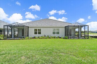 2325 Blue Mahoe Ln in Sarasota, FL - Building Photo - Building Photo