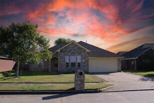 1413 29th Ave N in Texas City, TX - Building Photo