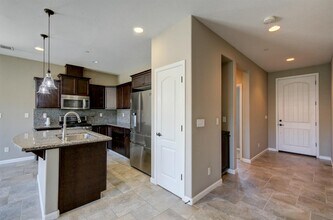 3260 Alps Ln in Clovis, CA - Building Photo - Building Photo