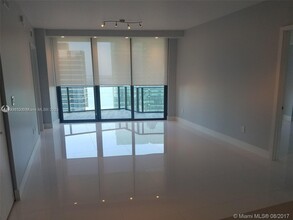 1300 S Miami Ave, Unit PH5110 in Miami, FL - Building Photo - Building Photo